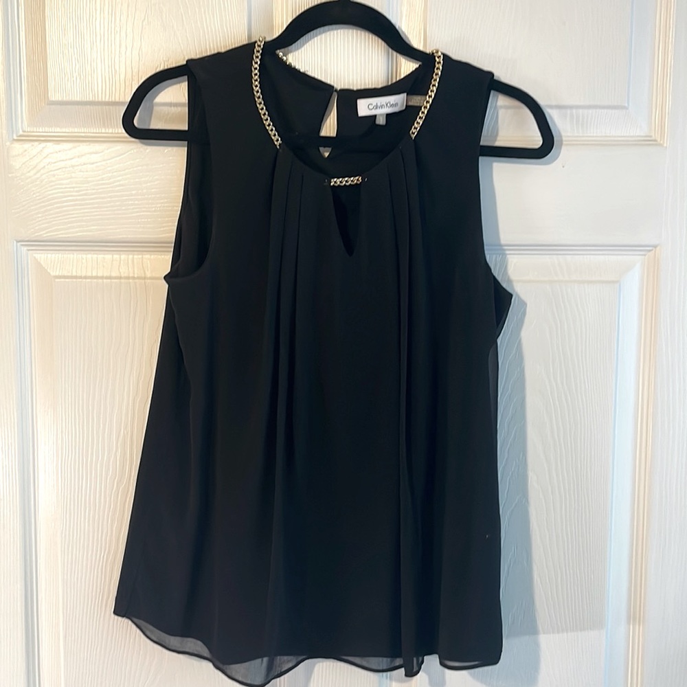 Calvin Klein Flowy Black Sleeveless Top with Gold Chain Neckline - M